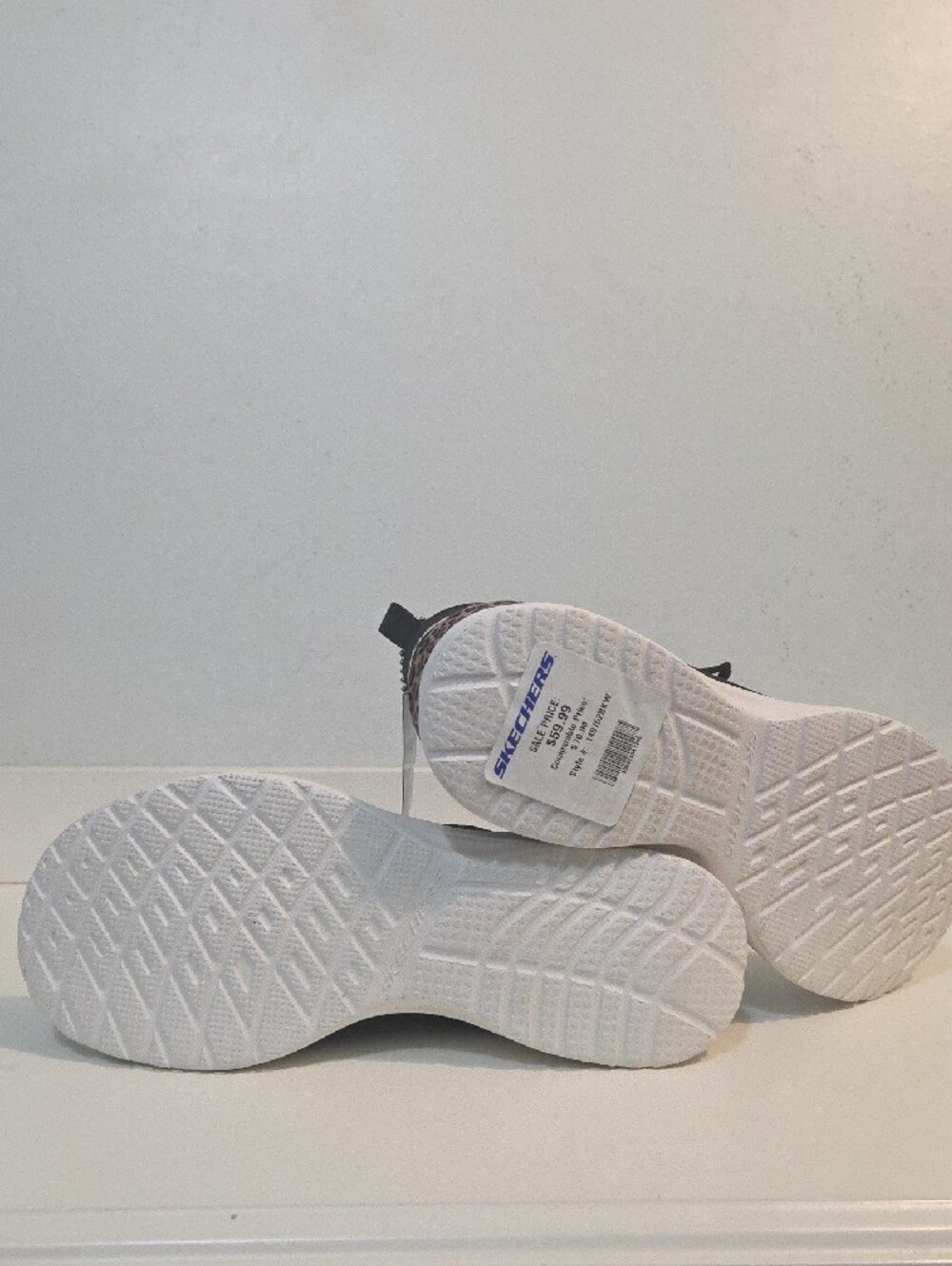 Womens Skechers Black Knit Sneakers with Leopard-Print Lining. New No Box - Picture 5 of 7